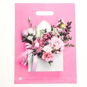 Розовый пакет с цветочным принтом и вырубной ручкой (40х31 см) - Сима-Ленд - купить с доставкой в Нальчике