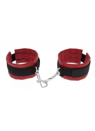 Красно-чёрные полиуретановые наручники Luxurious Handcuffs - Blush Novelties - купить с доставкой в Нальчике