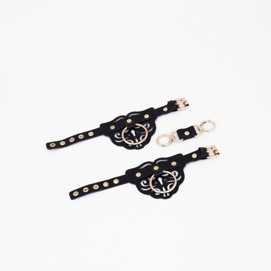 Черные кожаные наручники с клепками, кольцами и золотистой фурнитурой - Crazy Handmade - купить с доставкой в Нальчике Черные кожаные наручники с клепками, кольцами и золотистой фурнитурой - Crazy Handmade - купить с доставкой в Нальчике